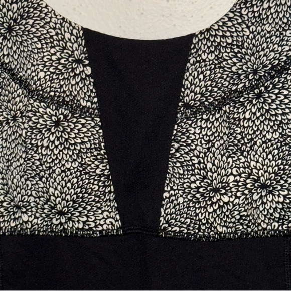 Lululemon Wrapper’s Delight Tank Top Size 8 - Picture 4 of 9